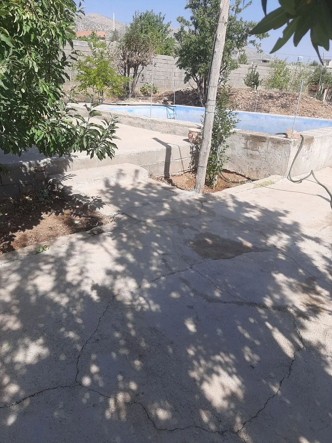 باغ سیخ دارنگون پرژور احرار نرگس متراژ 1800متر|فروش خانه و ویلا|شیراز, دارالرحمه|دیوار