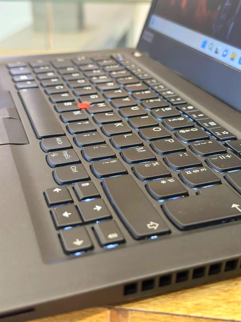 بچرخون و طراحی کن  Think Pad T495s|رایانه همراه|قم, عمار یاسر|دیوار