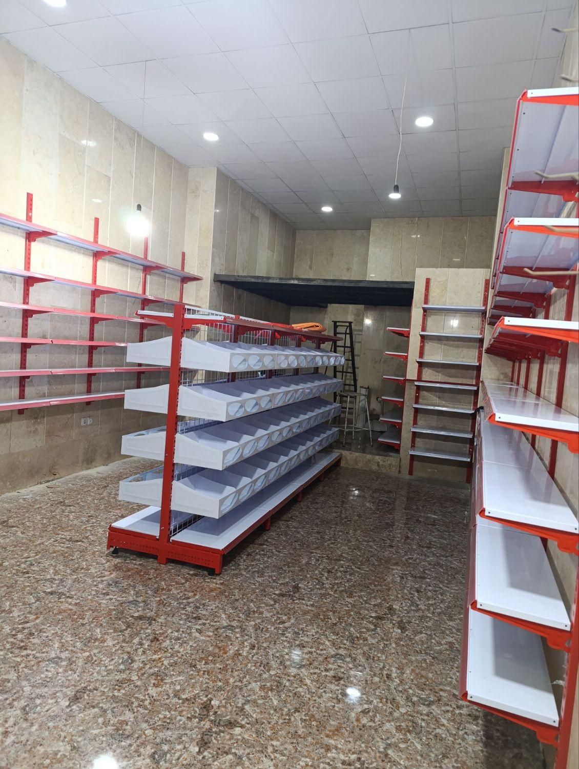 قفسه انباری /فروشگاهی و استند چیپس/سیگار/ویترین|فروشگاه و مغازه|تهران, میدان ولیعصر|دیوار