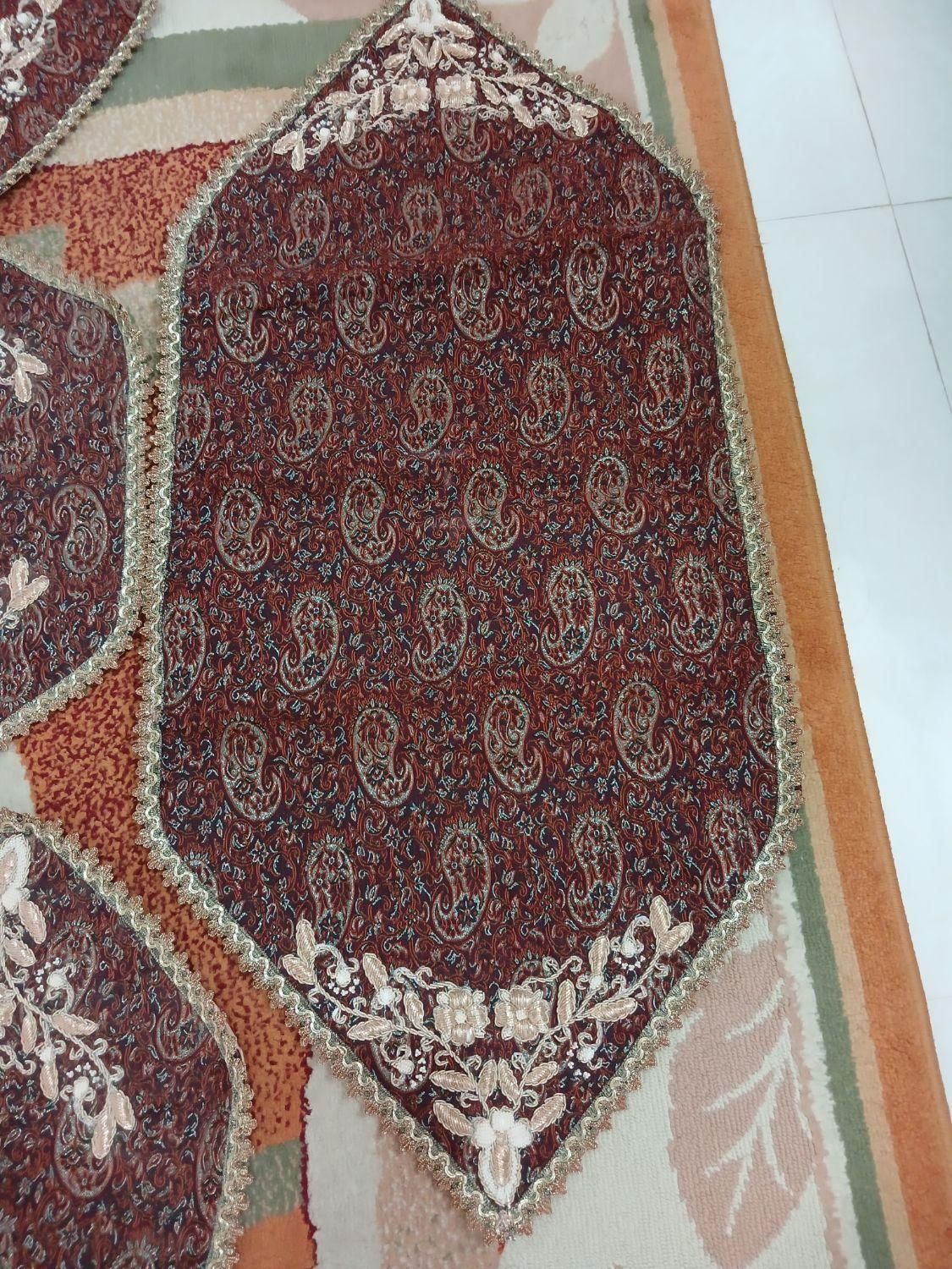 رومیزی و قاب ملیله کار دست|صنایع دستی و سایر لوازم تزئینی|خمینی‌شهر, |دیوار