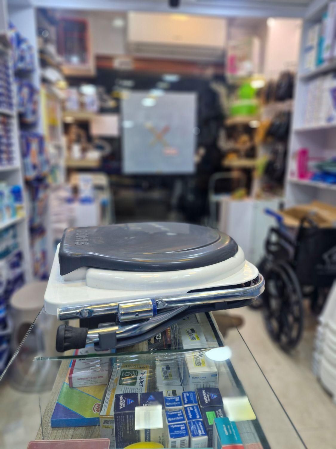 توالت دیواری تاشو|لوازم سرویس بهداشتی|رشت, استقامت ۱|دیوار