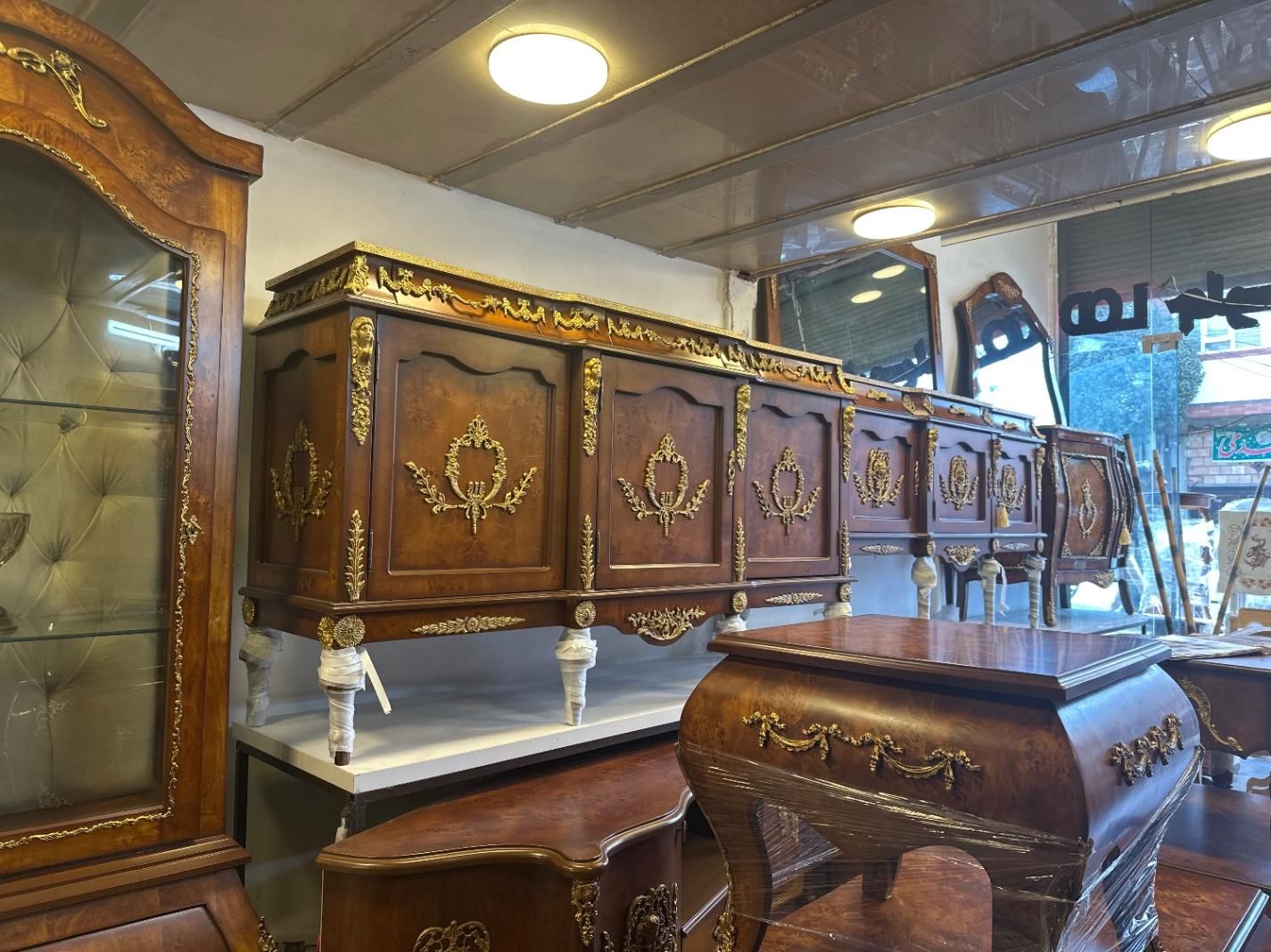 اینه و کنسول سه درب الیزه|بوفه، ویترین، کنسول|تهران, شهرک ولیعصر جنوبی|دیوار