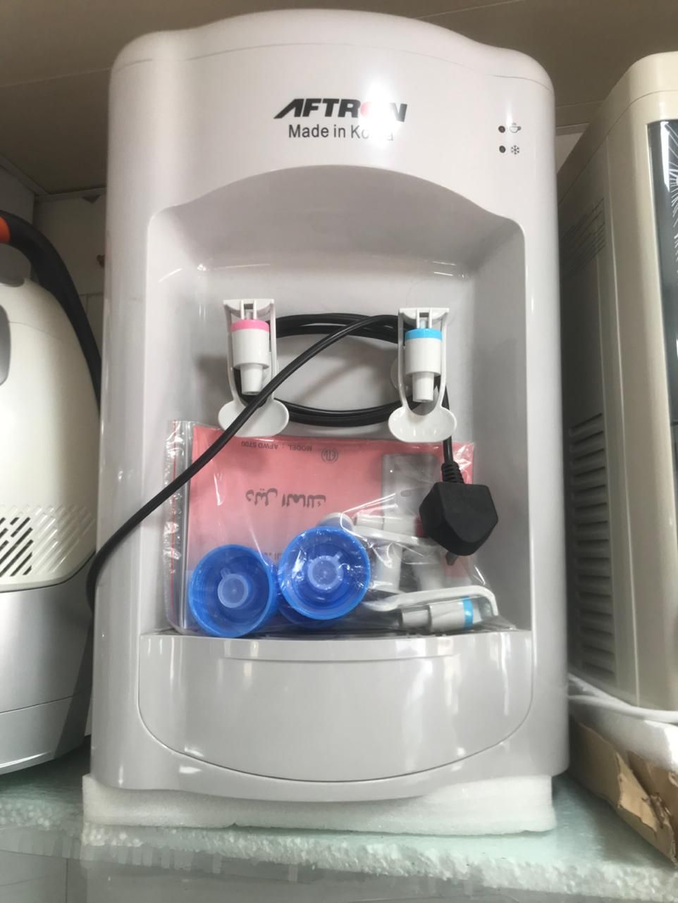 ابسردکن رو میزی و ایستاده افترون اصل کره بشرط|آبسردکن و تصفیه آب|برازجان, |دیوار