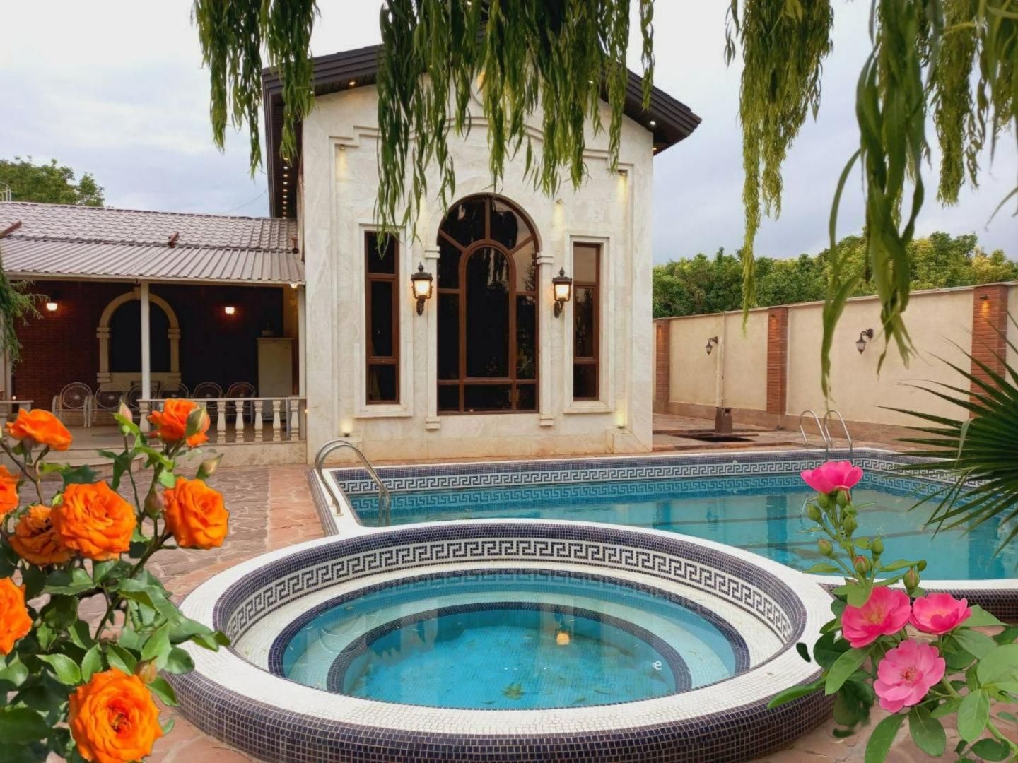 ویلاباغ ۶۸۰ متری استخردار + جکوزی+جنگلی|فروش خانه و ویلا|چمستان, |دیوار