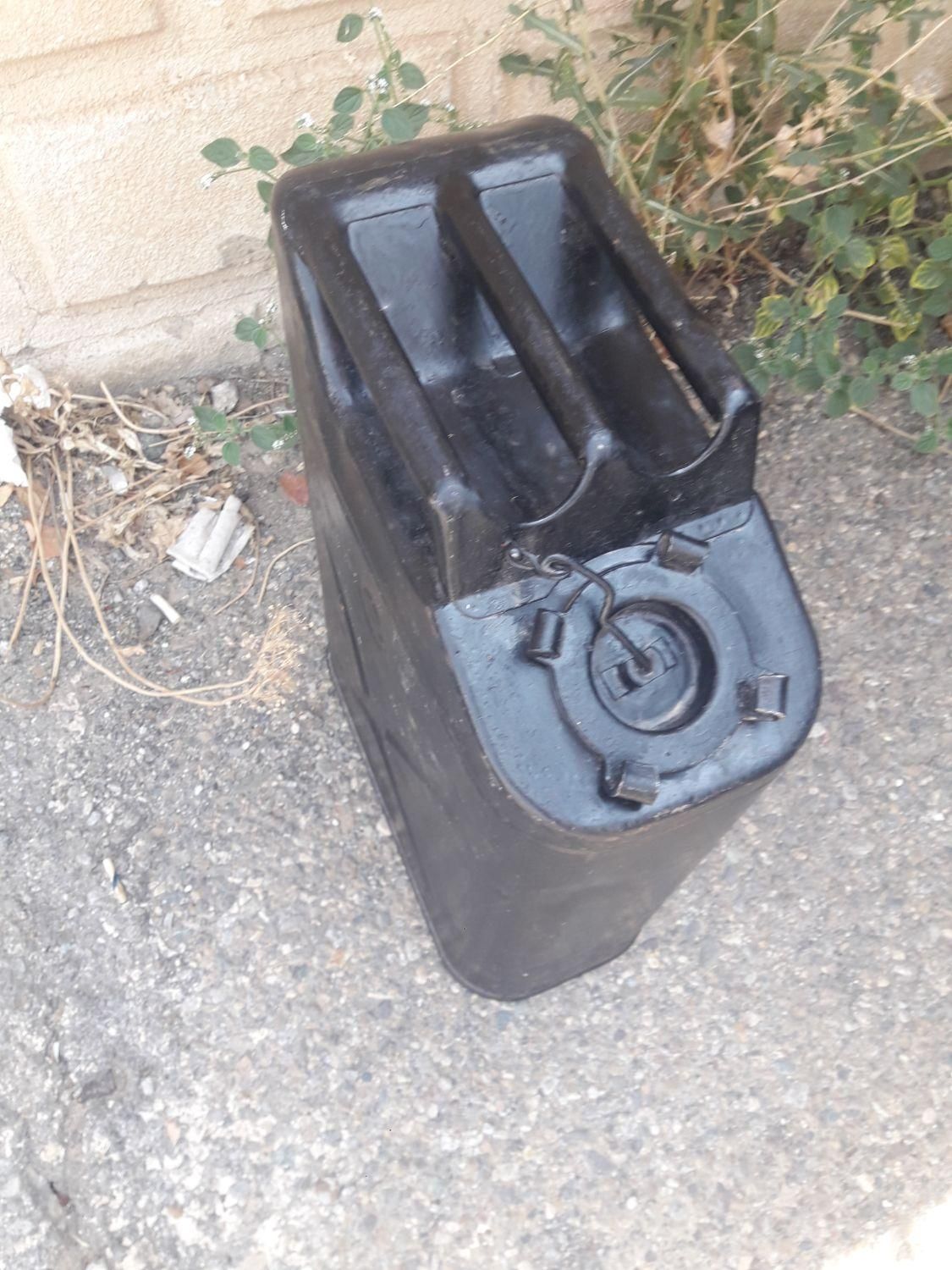 گالن آفرودی فلزی ۲۰ لیتری امریکایی اصل|قطعات یدکی و لوازم جانبی|ارومیه, |دیوار