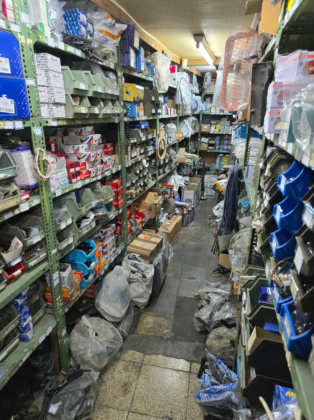 فروشگاه تخصصی قطعات یدکی مزدا وانت2000 کارا کاپرا|قطعات یدکی و لوازم جانبی|تهران, امیریه|دیوار