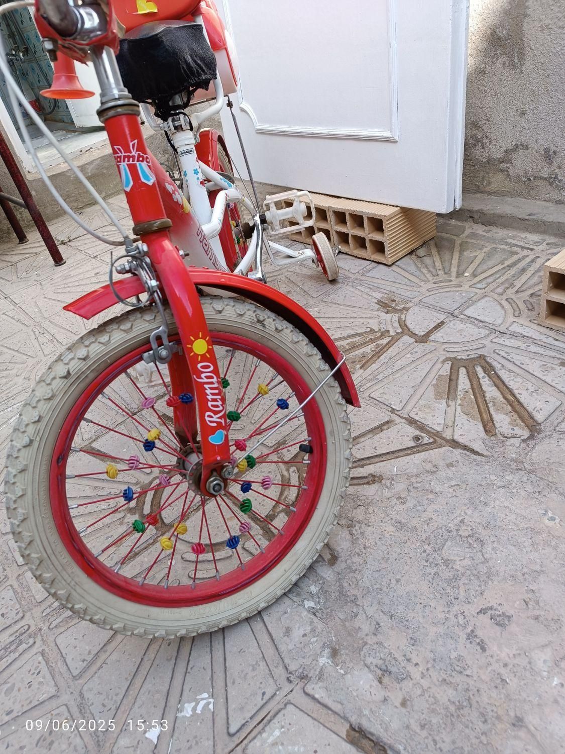 دوچرخه|دوچرخه، اسکیت، اسکوتر|ایوان, |دیوار