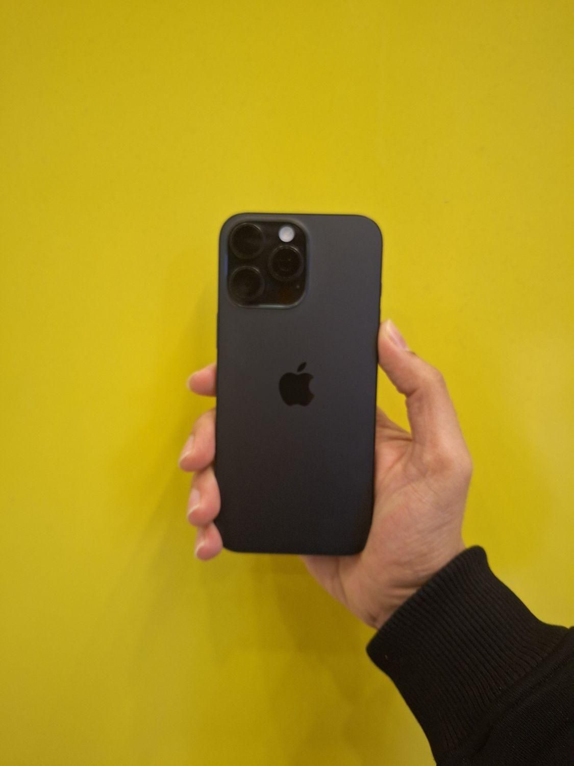 آیفون ۱۶ پرومکس مشکی در حد نو - iphone 16promax|موبایل|تهران, شهرک غرب|دیوار