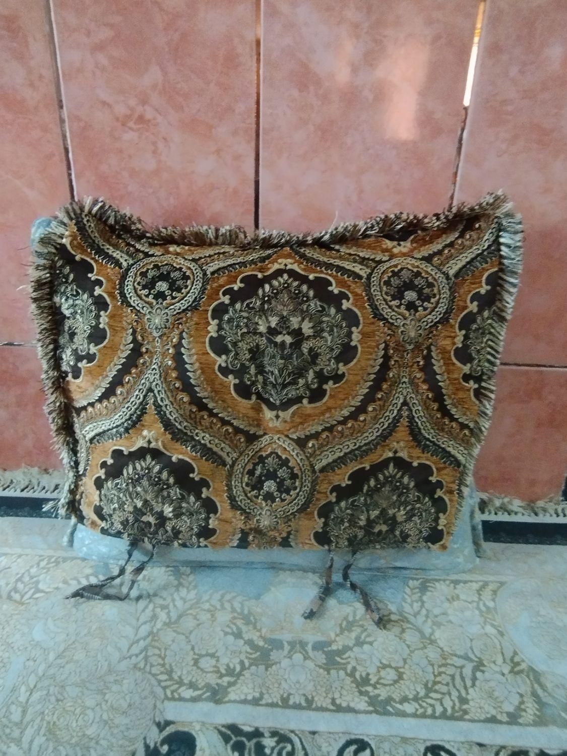 فروش. رو. پشتی.   جمله.|پشتی|میناب, |دیوار