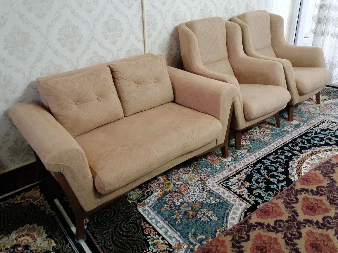 مبل/مبلمان ۷ نفره تمیز و سالم|مبلمان خانگی و میز عسلی|کرج, حصارک بالا|دیوار