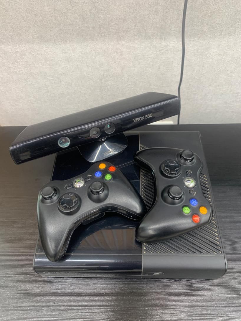 Xbox 360 Super slim 250G دو دسته همراه با کینکت|کنسول، بازی ویدئویی و آنلاین|کرج, دهقان ویلا|دیوار