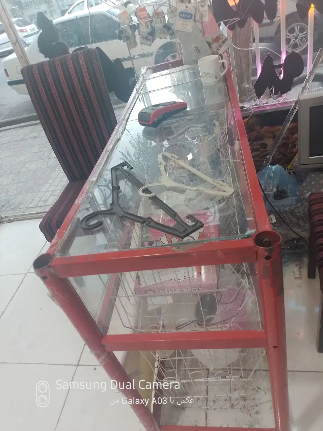 چوب لباسی بزرک وکوچک ویترین رگال و قفسه رگال لباس|بندرخت و رخت‌آویز|مشهد, فاطمیه|دیوار