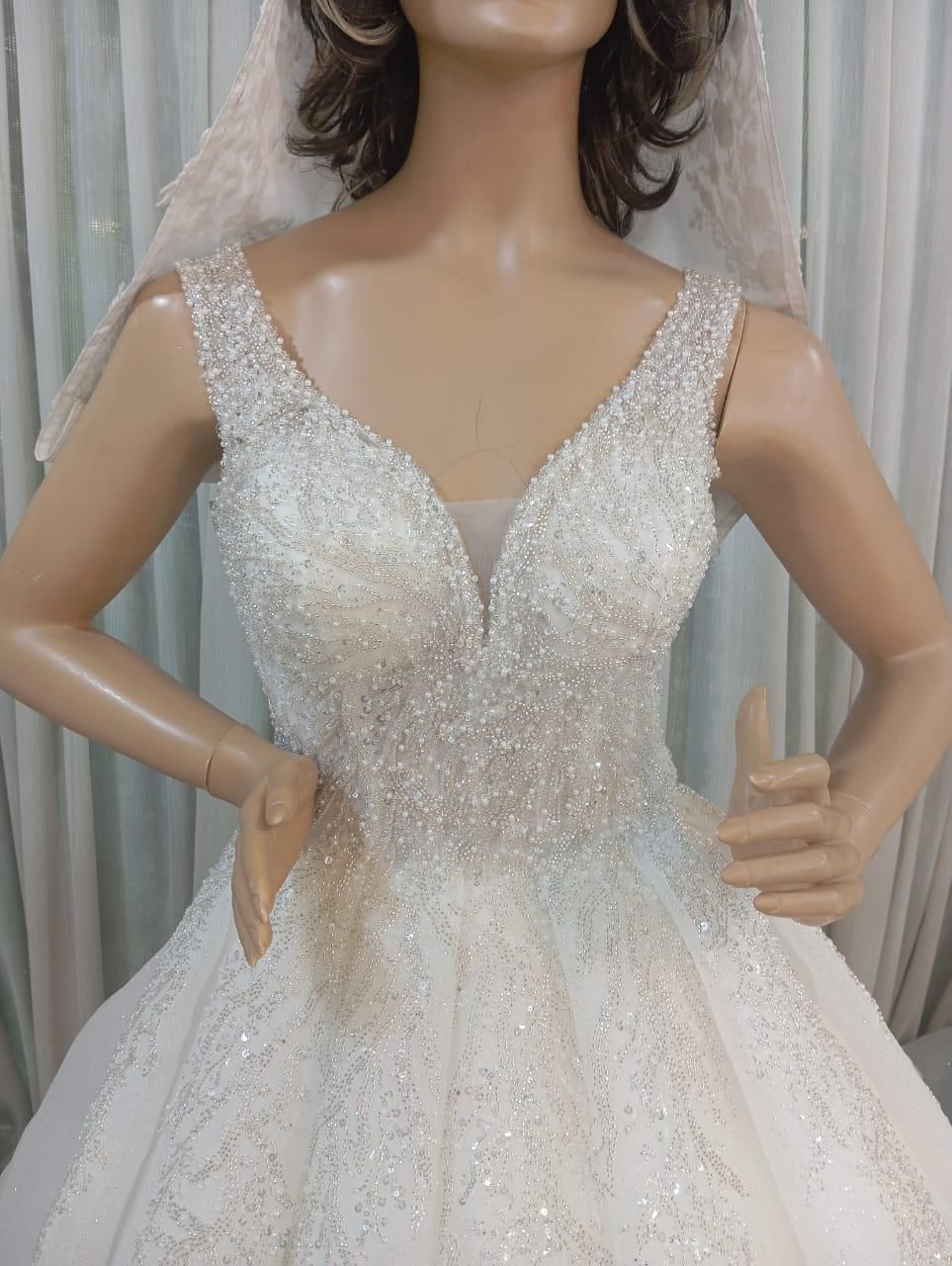 لباس عروس از سایز ۳۸ تا ۴۲ و قابل تبدیل تا سایز ۴۴|لباس|اصفهان, محمودیه|دیوار