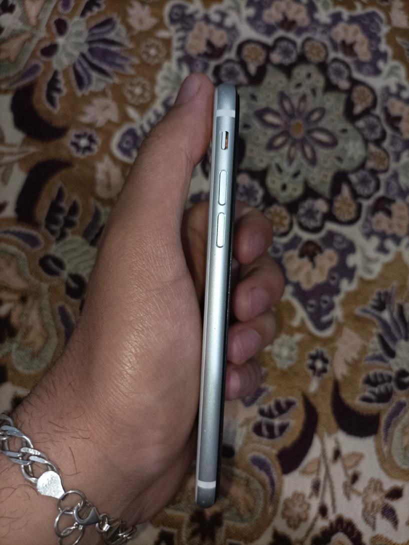 اپل iPhone SE (2020) با حافظهٔ ۶۴ گیگابایت|موبایل|کرج, مهرشهر - فاز ۱|دیوار