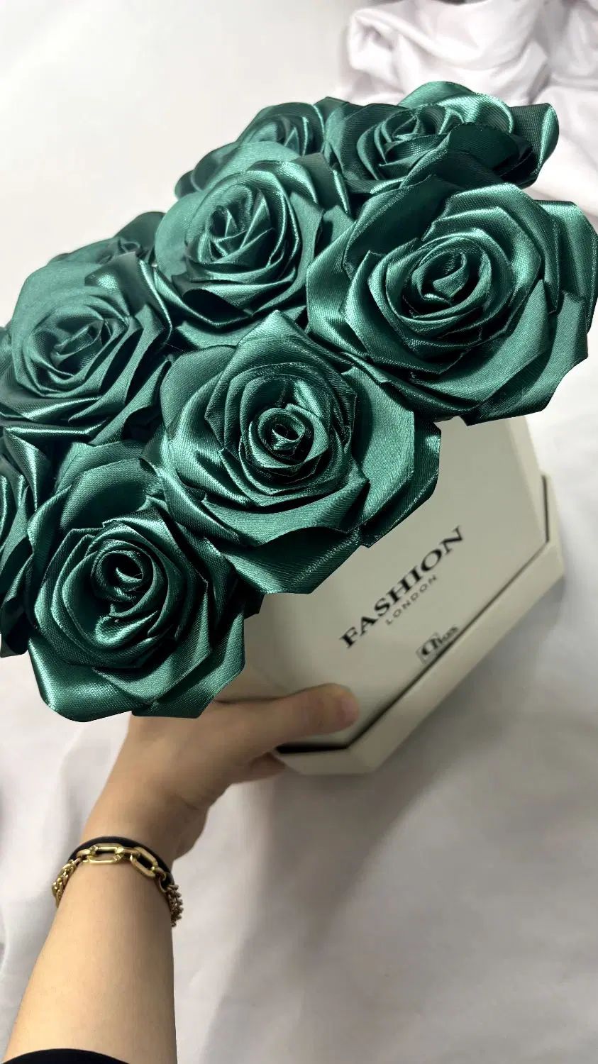 گل روبانی و پروانه‌ای نور دار برای تمامی مناسبت ها|گل مصنوعی|ایلام, |دیوار