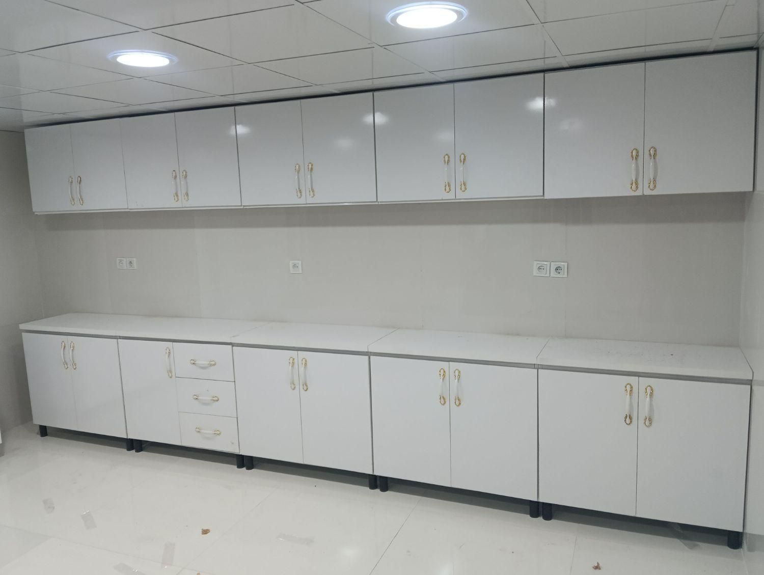 کابینت آماده با درب چوبی و بدنه فلزی، نصب آسان|مصالح و تجهیزات ساختمان|گله دار, |دیوار