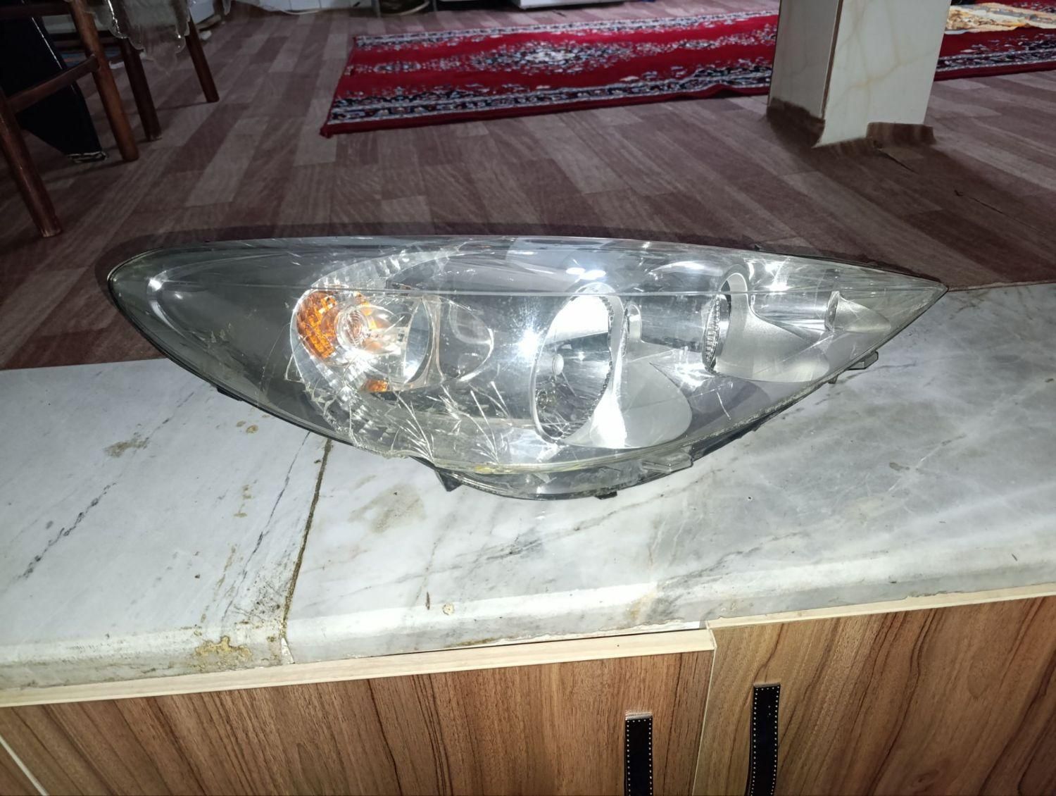 چراغ جلو ۲۰۷ سمت راست|قطعات یدکی و لوازم جانبی|قزوین, |دیوار