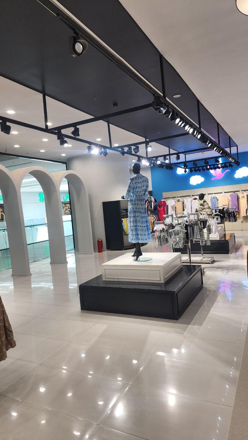 فروشنده پوشاک درفروشگاه پوشاک بانوان ستیاایران مال|استخدام بازاریابی و فروش|تهران, شهرک چیتگر|دیوار