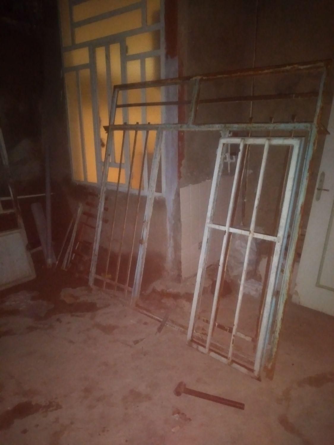 درب و پنجره خانه|حراج|خرمآباد, |دیوار