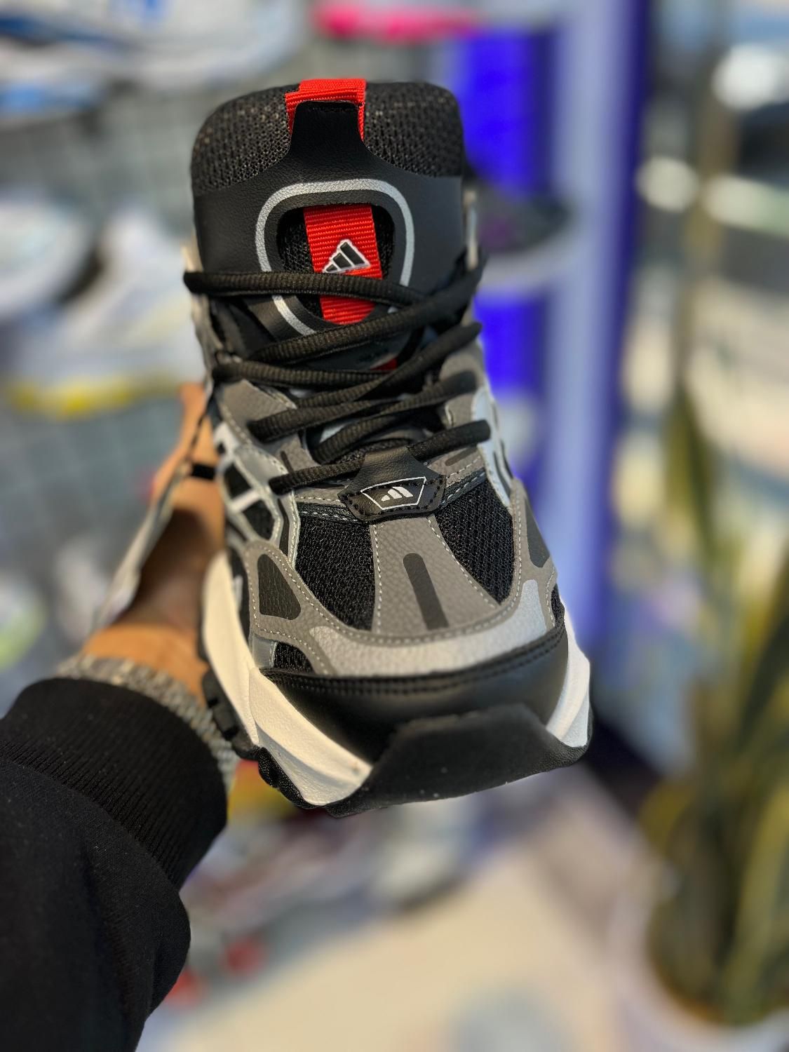 کتونی بالنسیاگا (آدیداس دیلاگس)|کیف، کفش، کمربند|قم, امامزاده ابراهیم|دیوار