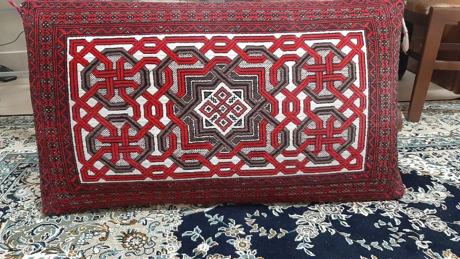 پشتی سنتی مخصوص تخت قهوه خانه و رستوران و باغ و...|پشتی|اصفهان, کشاورزی|دیوار