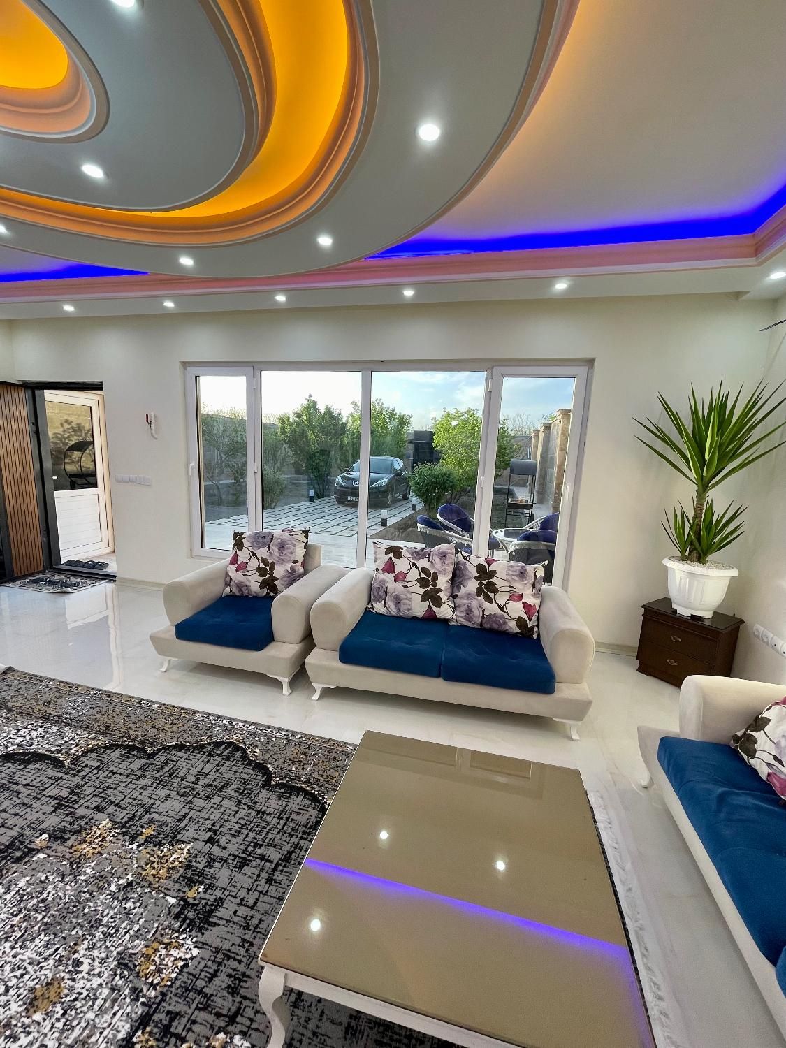 اجاره ویلا استخردار مستقیم از مالک باغ|اجارهٔ کوتاه‌مدت ویلا و باغ|شهریار, ابراهیم‌آباد|دیوار