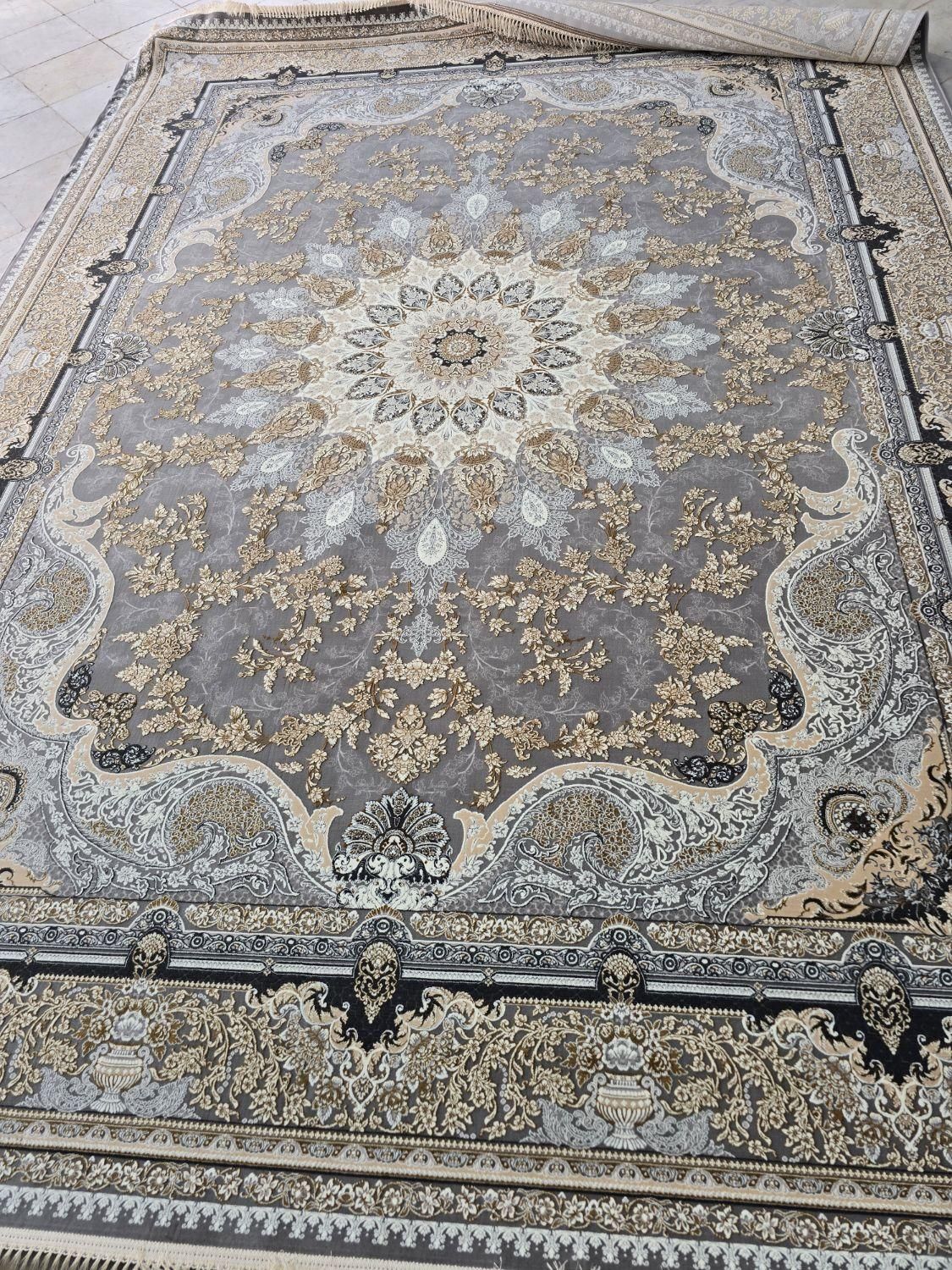 فرش ۱۲۰۰شانه نخ بایرالمان برجسته(فروش عمده)|فرش|زاهدان, |دیوار