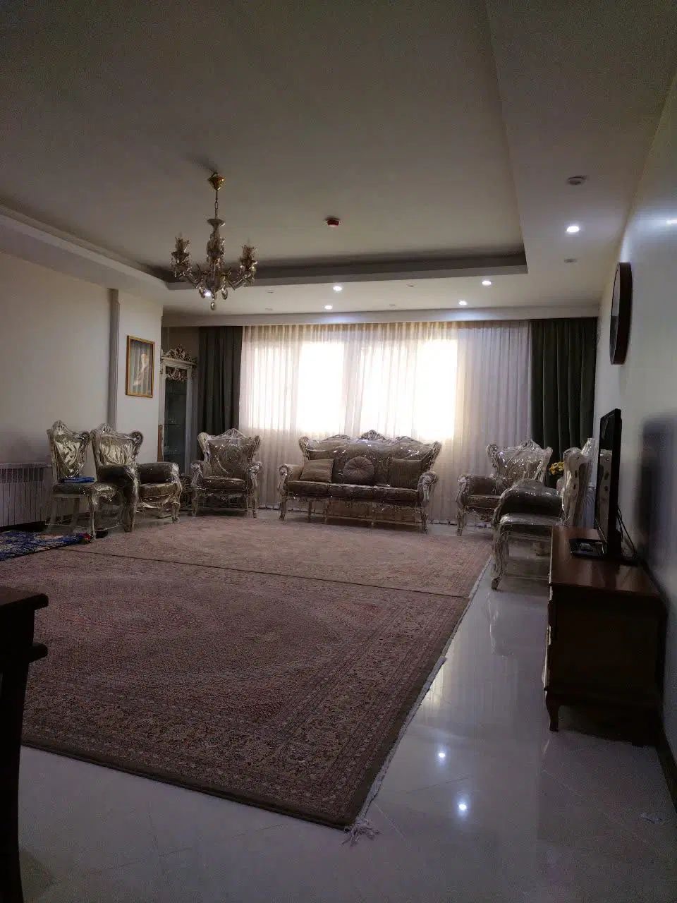 رهن آپارتمان ۱۱۰ متری ۲ خوابه نورگیر در شهرک خرازی|اجارهٔ آپارتمان|تهران, شهرک خرازی|دیوار