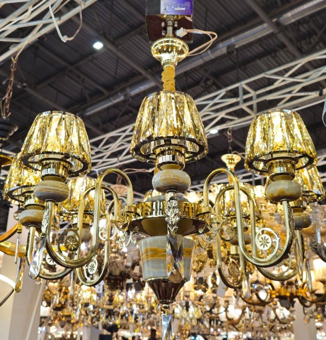 لوستر فلزی رزگلد با سنگ طبیعی طوسی|لوستر و چراغ آویز|اصفهان, رسالت|دیوار