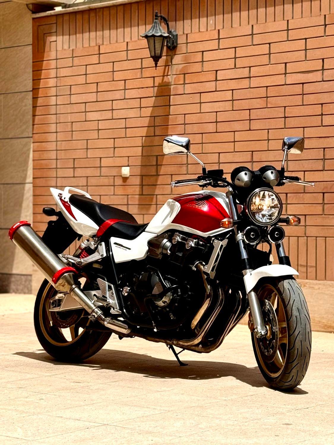 cb1300 سندسوشیان|موتورسیکلت|تهران, میدان ولیعصر|دیوار