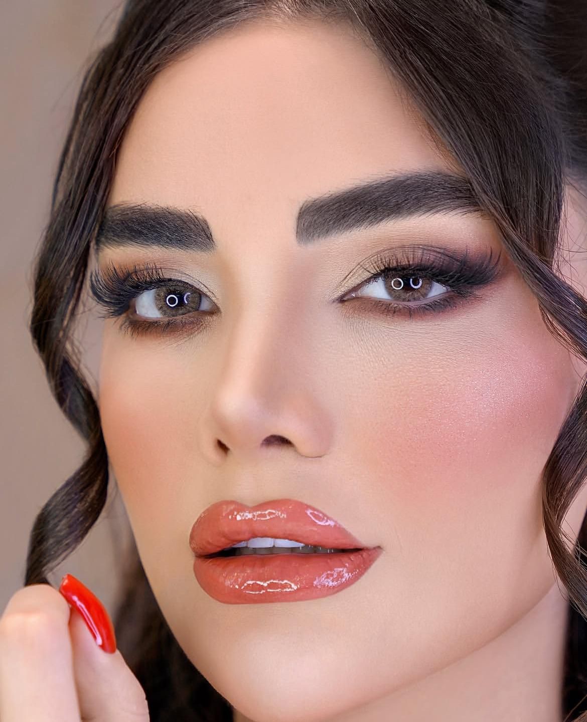 میکاپ و شنیون حرفه ای|خدمات آرایشگری و زیبایی|کرمانشاه, |دیوار
