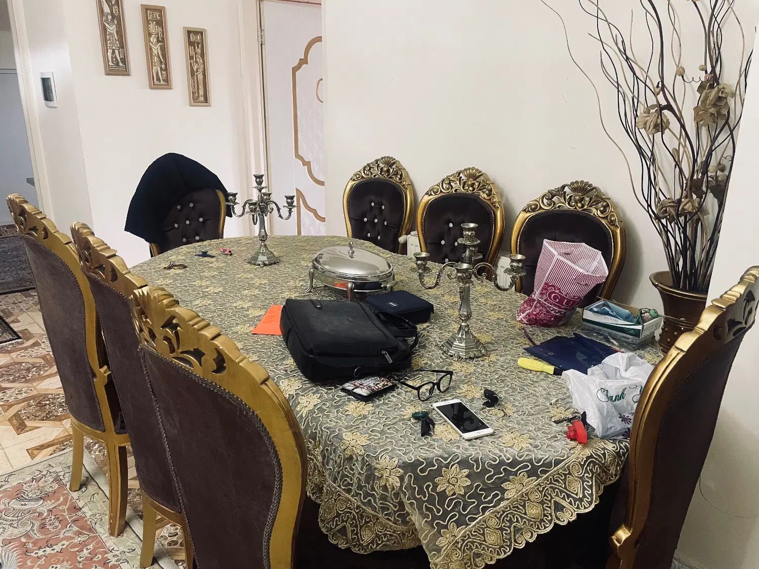 مبل ۹ نفره به همراه میز ناهار خوری ۸ نفره و بوفه|مبلمان خانگی و میز عسلی|سلمان‌شهر, |دیوار