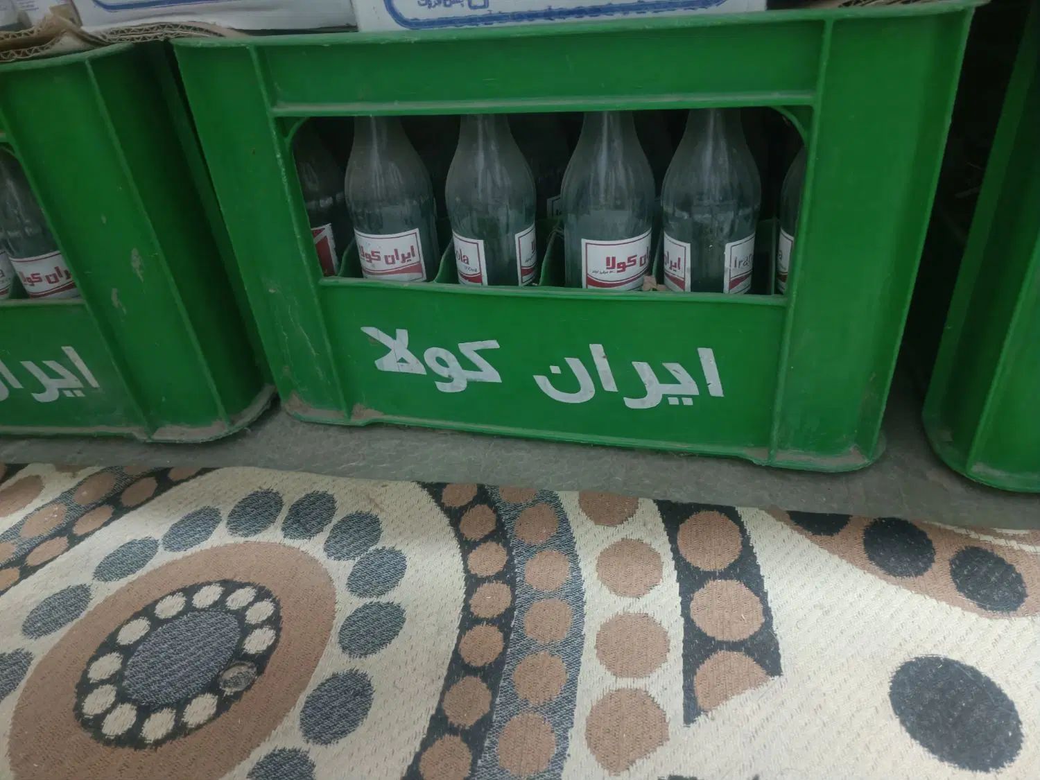 جعبه نوشابه|ظروف نگهدارنده، پلاستیکی، یک‌بارمصرف|خاش, |دیوار