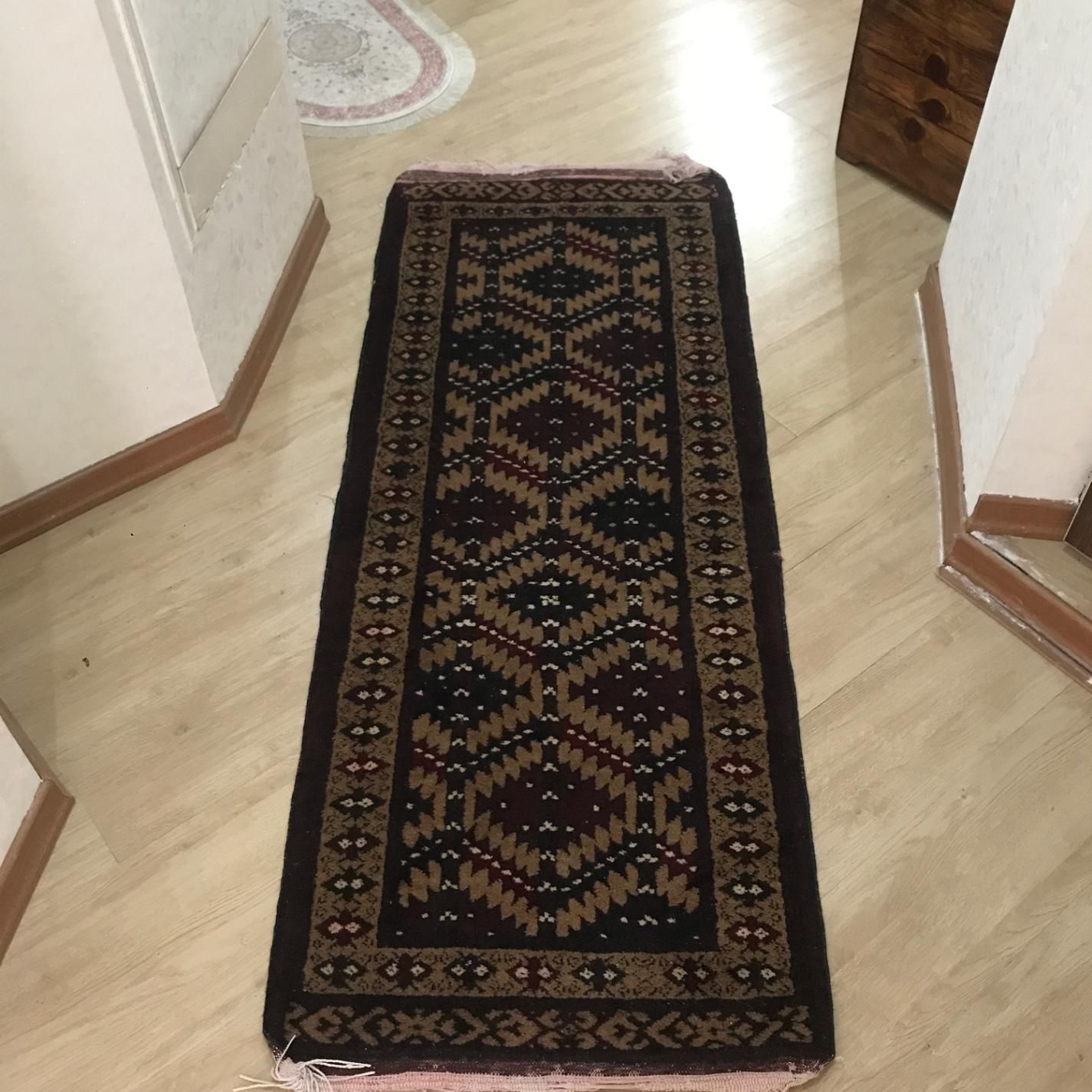 فرش کناره دستبافت عتیقه|فرش|ارومیه, |دیوار