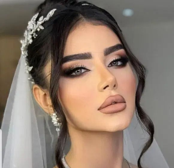 میکاپ تخصصی و گریم با بهترین متریال ( آفر ویژه)|خدمات آرایشگری و زیبایی|مشهد, کوثر|دیوار