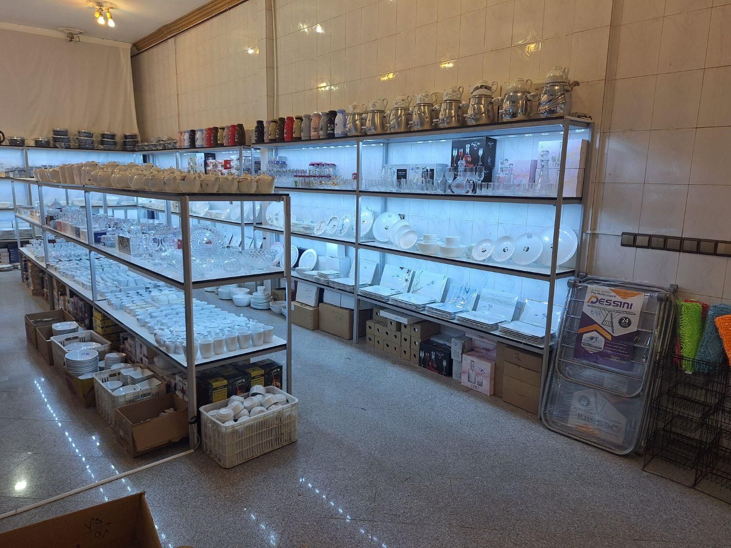 چینی وبلور جاوید روبرو.عدالت ۷|ظروف سرو و پذیرایی|نیشابور, فردوسی جنوبی|دیوار