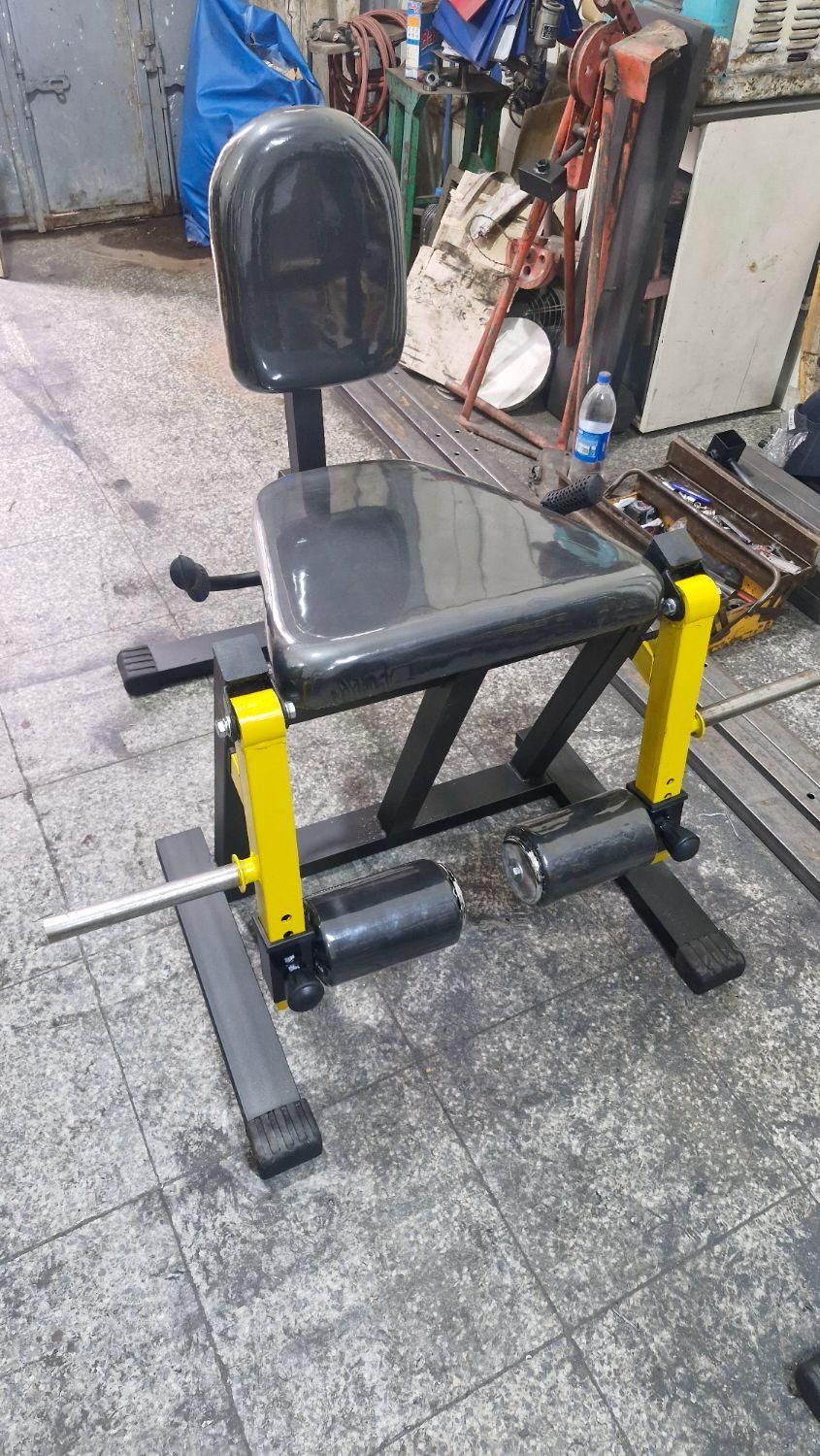 دستگاه جلو پا نشسته وزنه آزاد|تجهیزات ورزشی|شیراز, شهرک صنعتی شیراز|دیوار