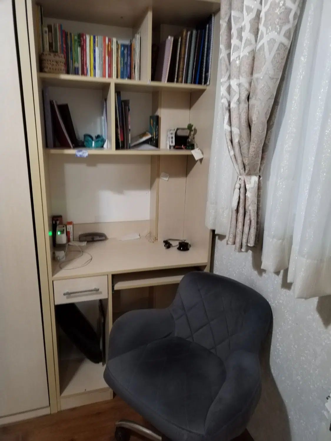 میز تحریر کتابخانه دار با باکس و صندلی فقط 3800|میز تحریر و کامپیوتر|تهران, فردوس|دیوار