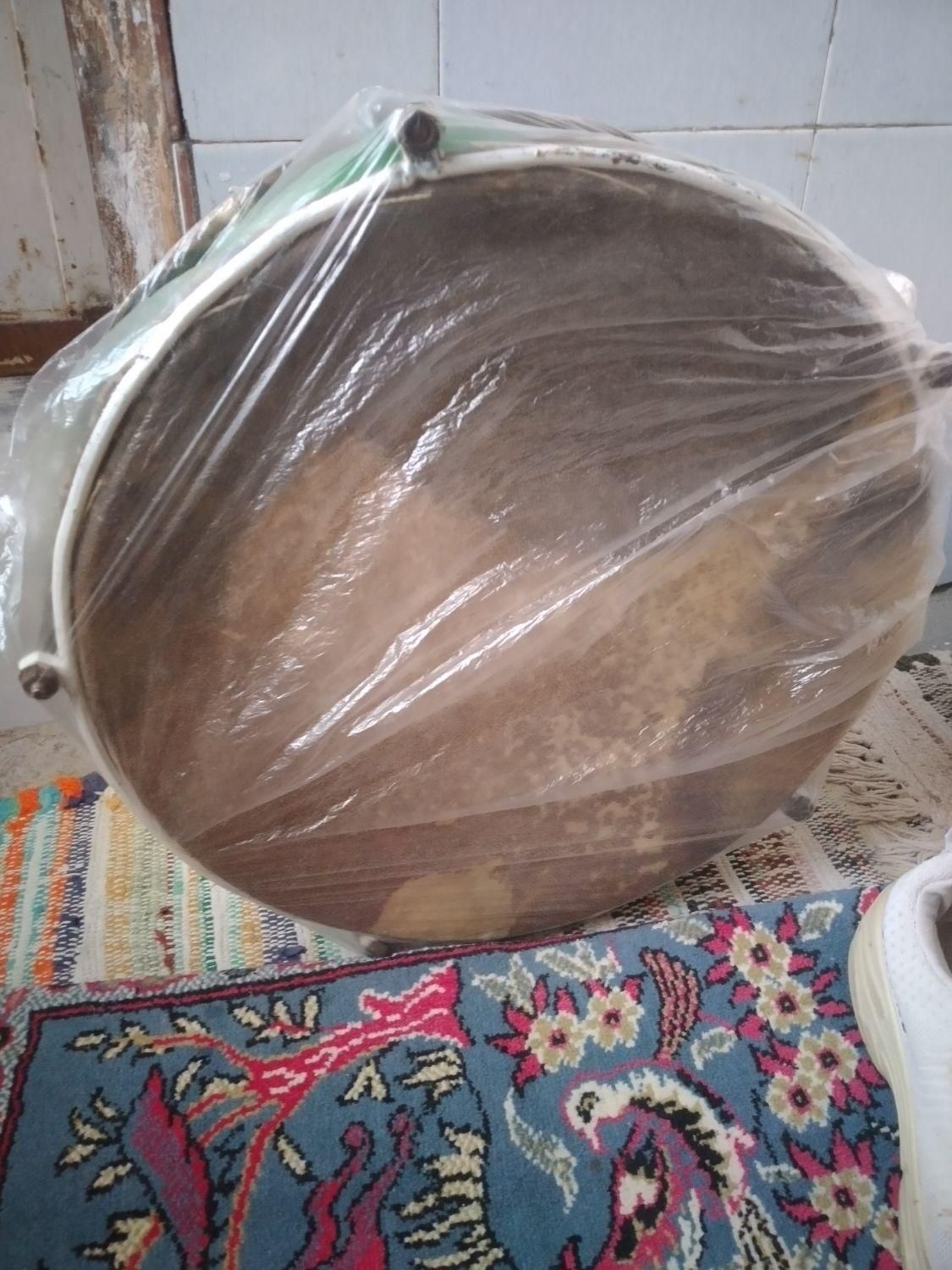 دوهل پوستی|درام و پرکاشن|گلپایگان, |دیوار