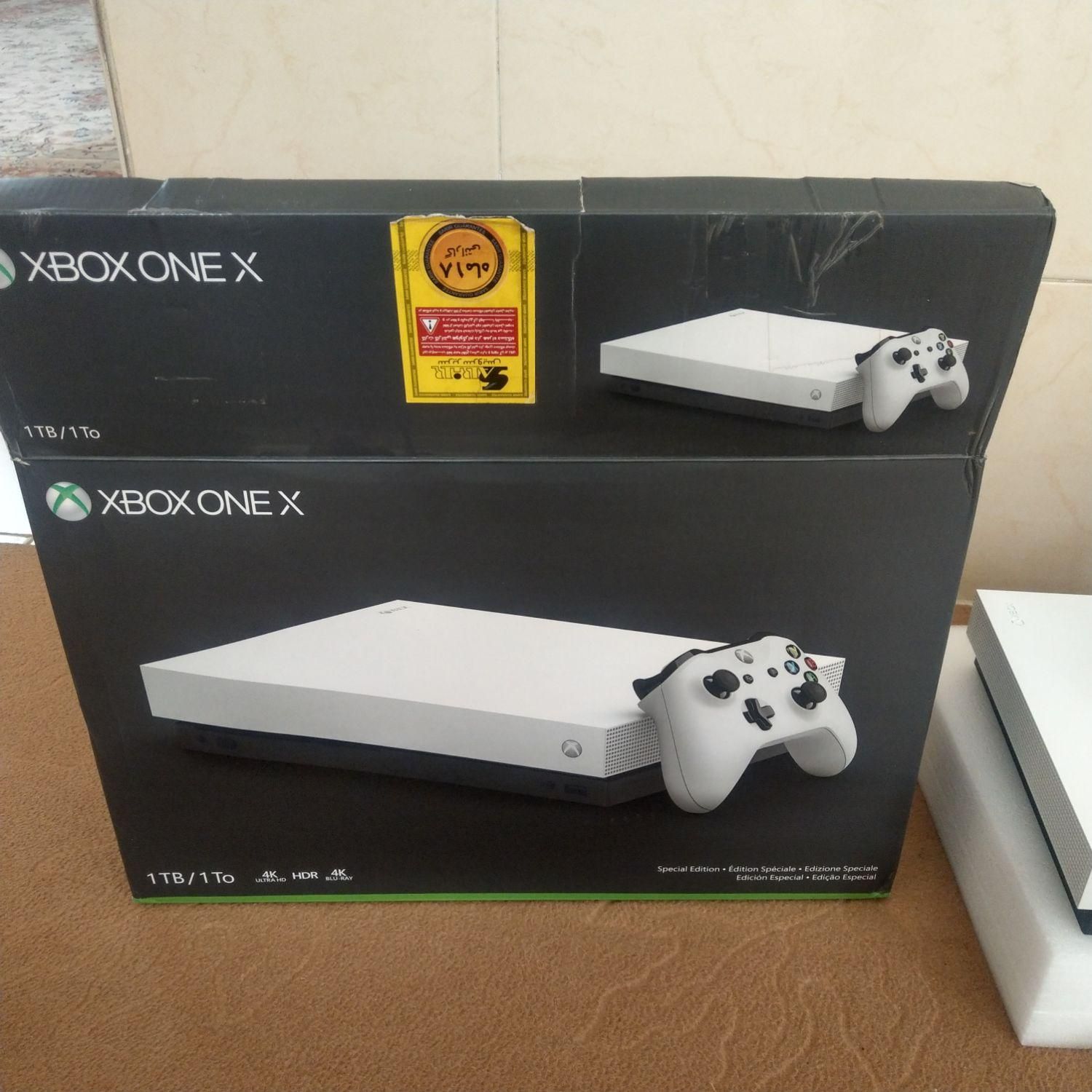 کنسول xbox one x|کنسول، بازی ویدئویی و آنلاین|یزد, |دیوار