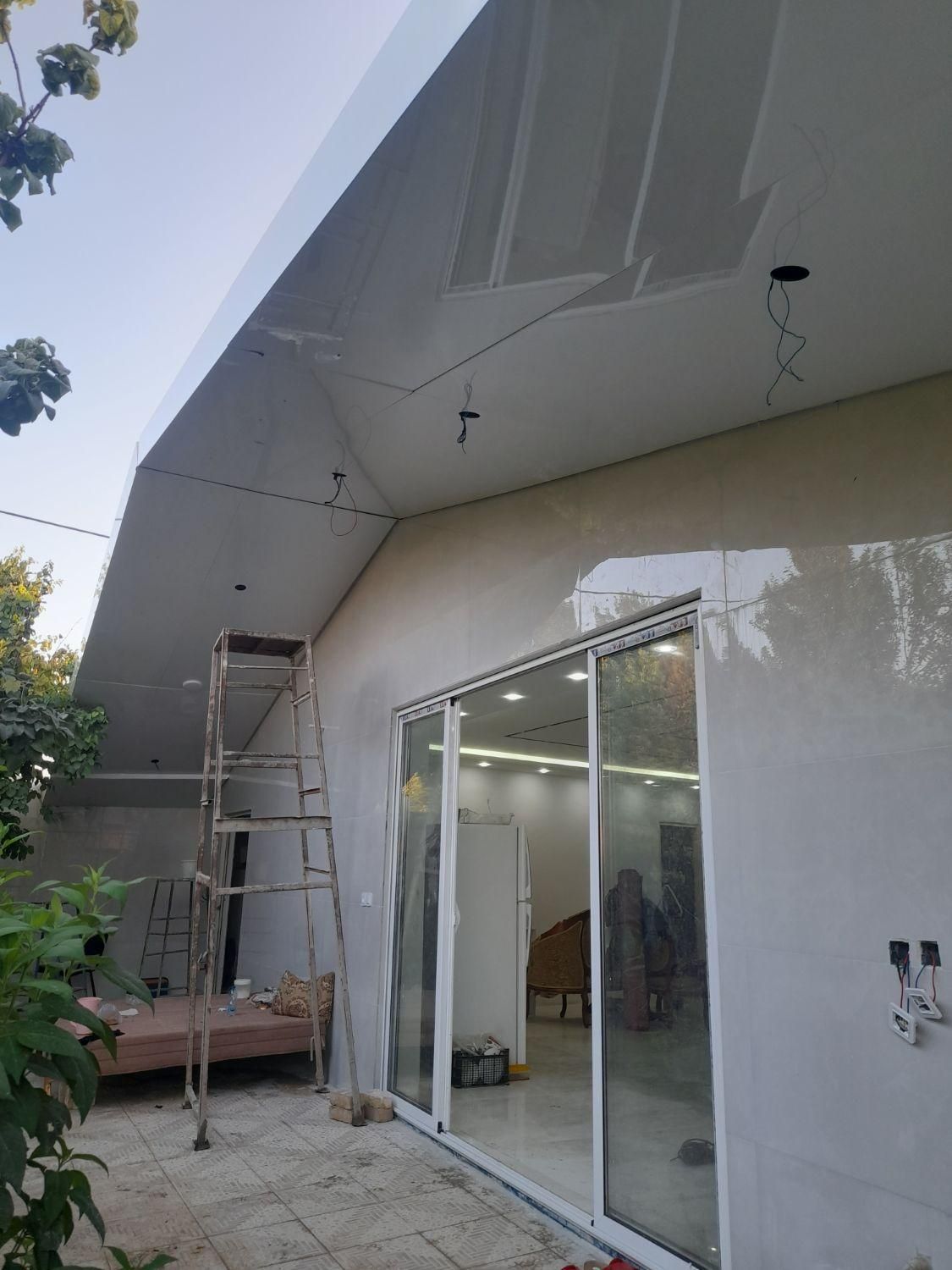 شیشه سکوریت بالکنی اتوماتیک درب و پنجره کامپوزیت|خدمات پیشه و مهارت|فلاورجان, |دیوار