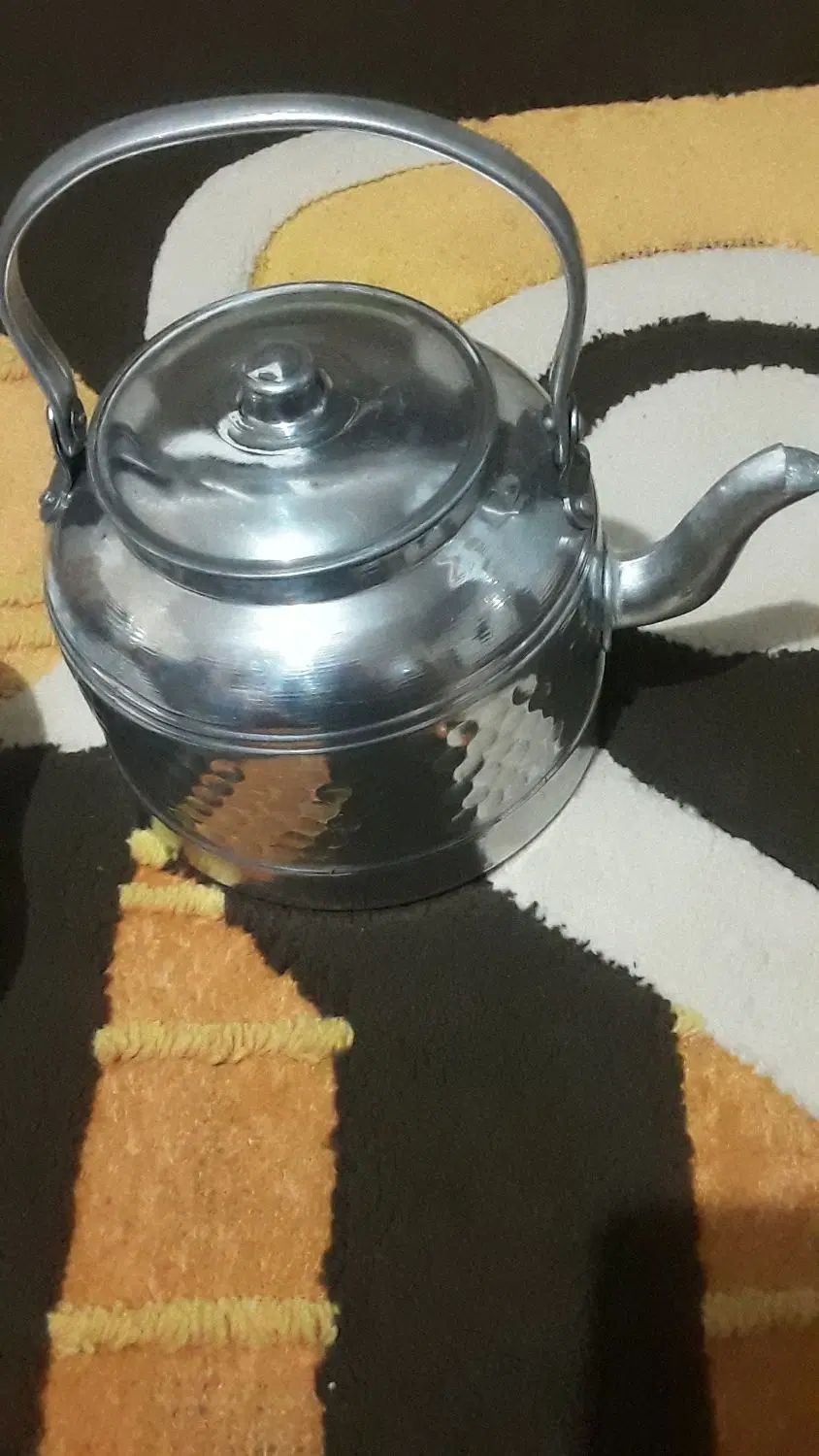 کتری فروش یا معاوضه با هر چ ک بکارمون بیاد|سماور، چای‌ساز، قهوه‌ساز|بروجن, |دیوار