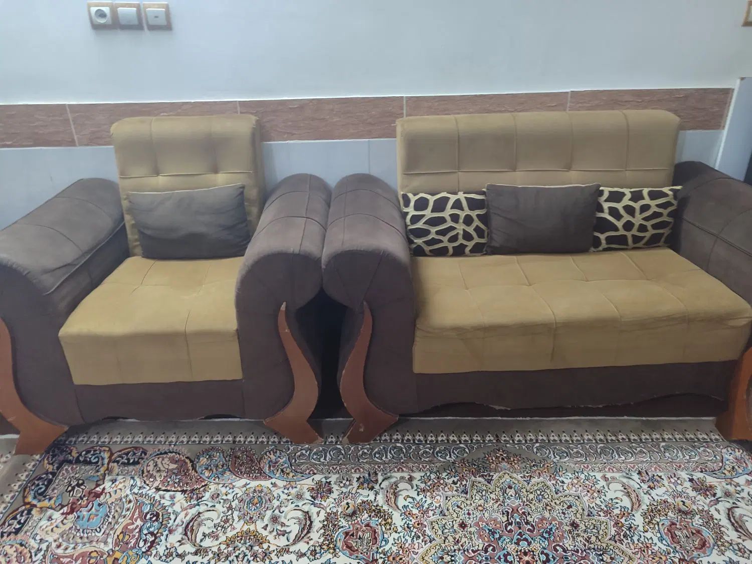 مبلمان 9 نفره به همراه عسلی|مبلمان خانگی و میز عسلی|مشهد, طرق|دیوار