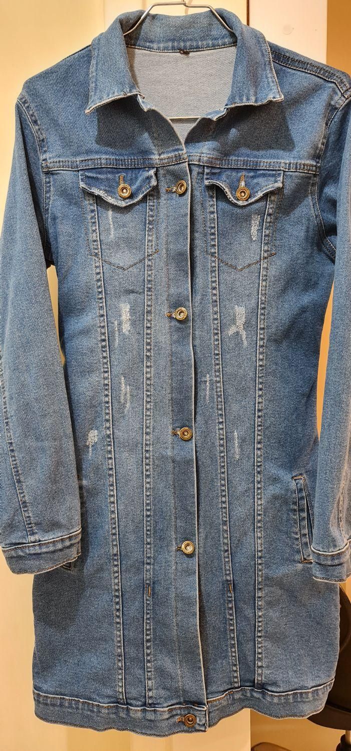 مانتو لی|لباس|ری, شهید غیوری (ابن باویه)|دیوار