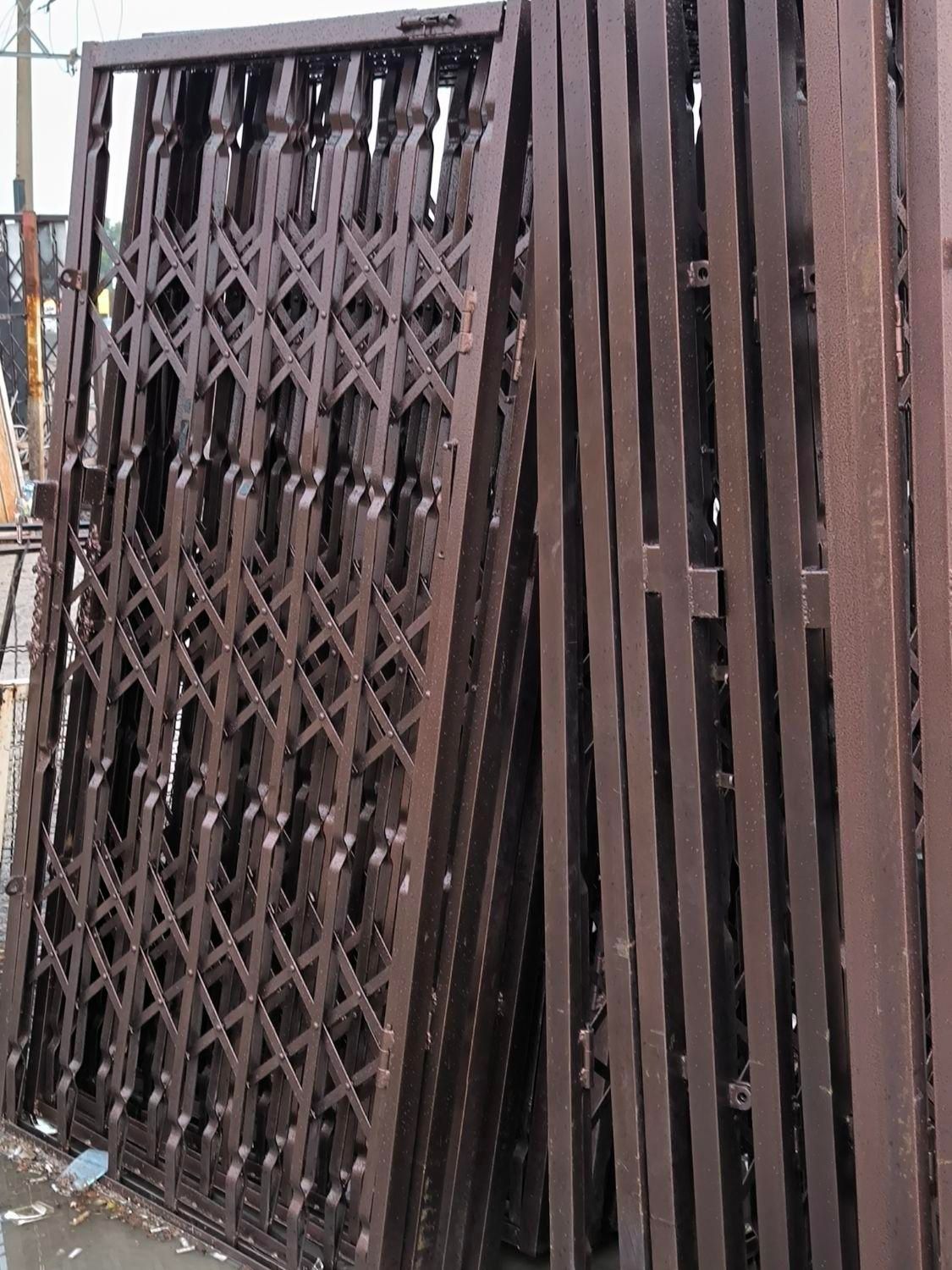 حفاظ درب و پنجره آکاردئونی و آهنی ورودی انباری|مصالح و تجهیزات ساختمان|کرج, کمالشهر|دیوار