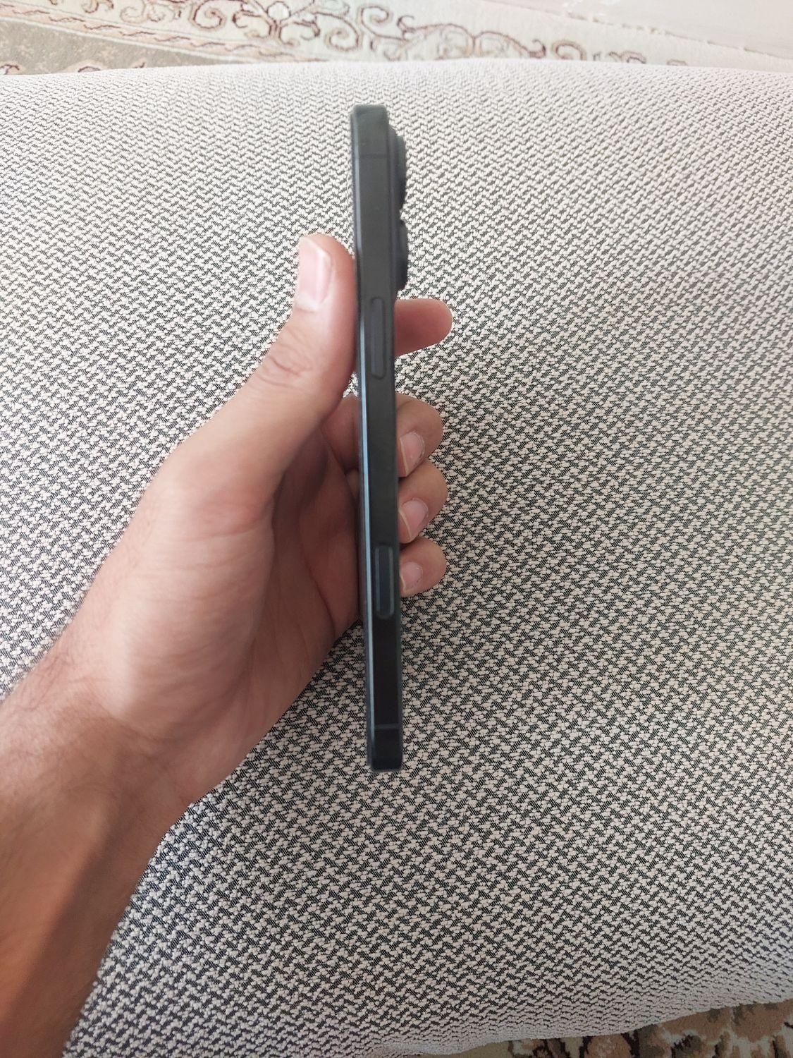 اپل iPhone 16 Pro Max با حافظهٔ ۲۵۶ گیگابایت|موبایل|اصفهان, باغ دریاچه|دیوار