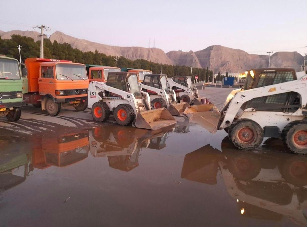 مینی لودر.بابکت.حمل نخاله .تخریب|خدمات حمل و نقل|ارومیه, |دیوار