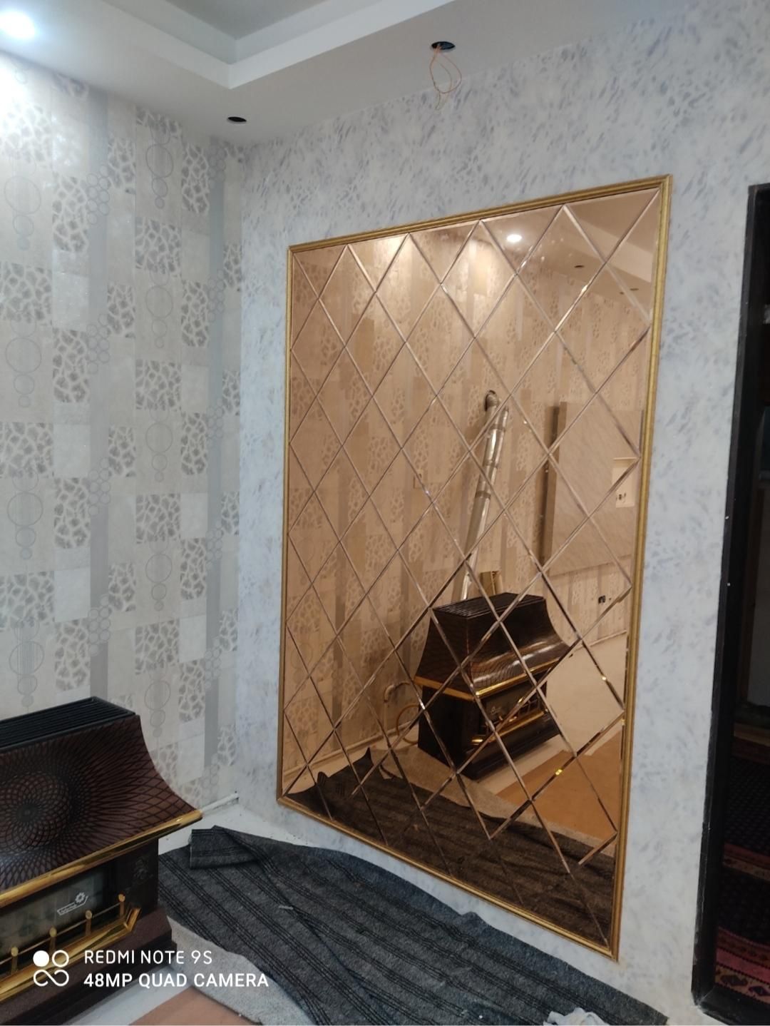 نصب و فروش آیینه ،کاغذ، ماربل شیت ،کف پوش و.|خدمات پیشه و مهارت|اردبیل, |دیوار