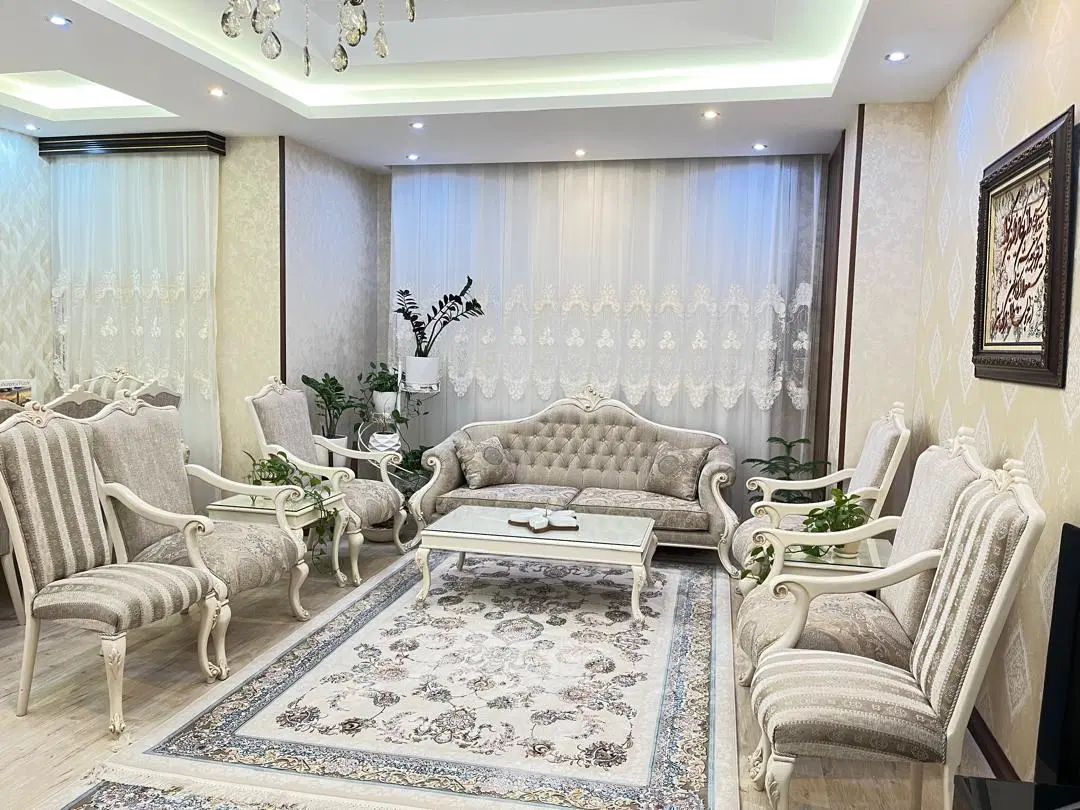مبل استیل به همراه نیم ست راحتی|مبلمان خانگی و میز عسلی|کرج, فاز ۳ گوهردشت|دیوار