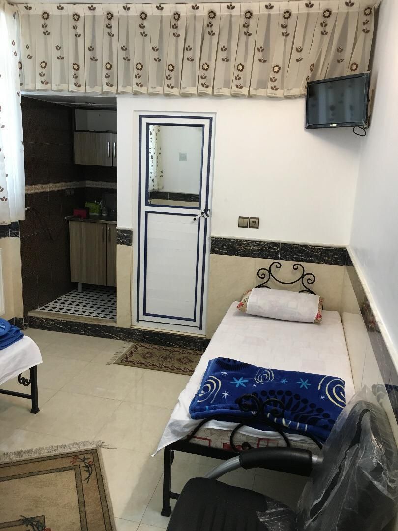 هتل آپارتمان3طبقه باآسانسورچهار مردان 5دقبقه تاحرم|فروش آپارتمان|قم, ارم|دیوار